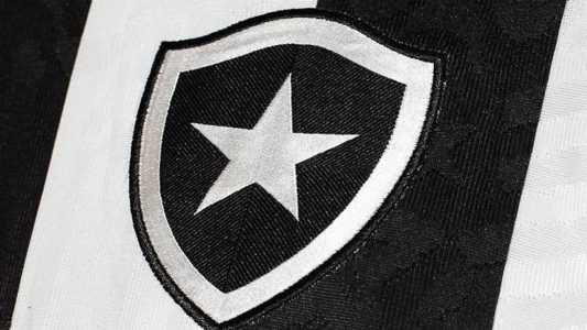 Veja fotos dos novos uniformes do Botafogo