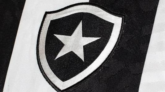 Veja fotos dos novos uniformes do Botafogo