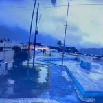 Quatro pessoas foram socorridas com vida de avião que explodiu em Ubatuba (SP); piloto está preso entre as ferragens