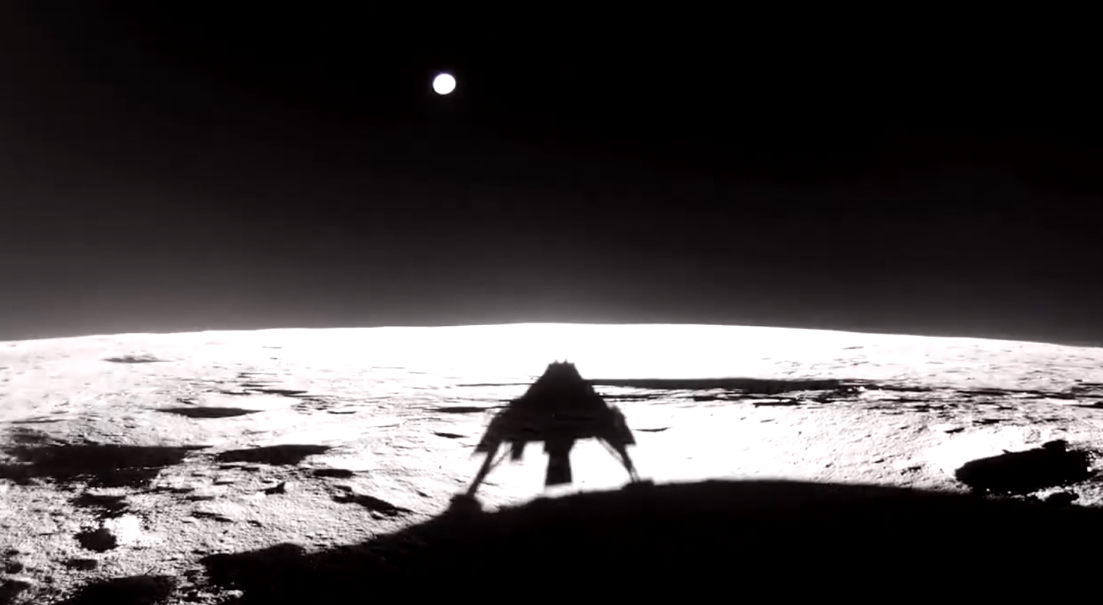 Histórico! Veja momento em que nave comercial pousa na Lua