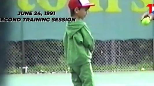Veja Novak Djokovic jogando tênis aos quatro anos