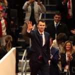 Veja o momento em que Charlie Kirk, aliado de Trump, é baleado durante evento