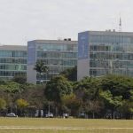 Salários até R$ 21 mil: veja onde e quantas são as vagas para os concursos anunciadas pelo governo