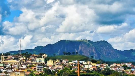 Vendaval atingiu a cidade Pedralva nesse domingo (19)