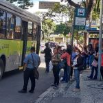 Suspeitos vendem passagens de ônibus em cartões de vale-transporte no centro de BH