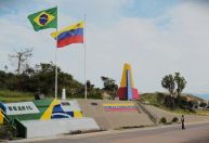 Ofensiva dos EUA na Venezuela não deve estimular migração no Brasil, diz pesquisador