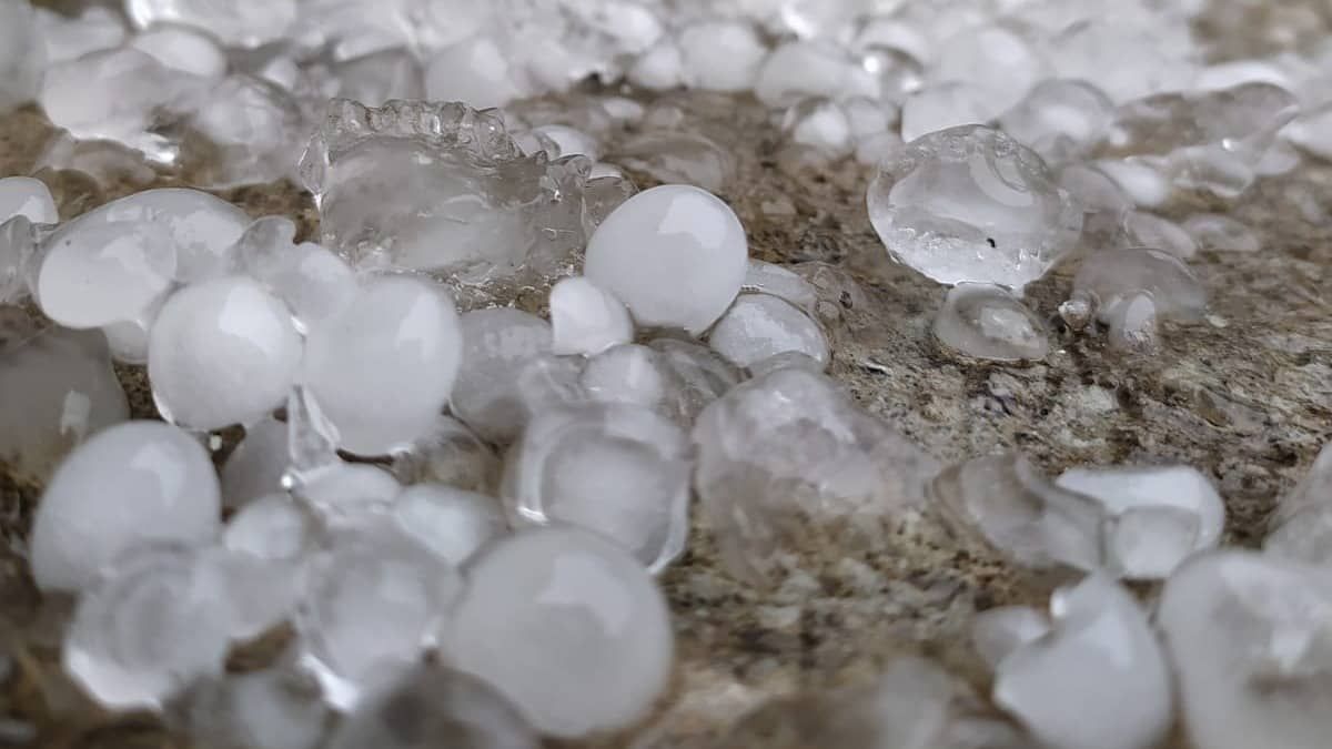Minas tem alerta para tempestade e chuva de granizo em 146 cidades; veja quais  