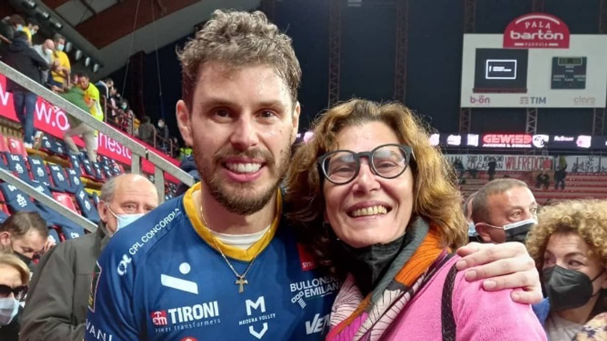 Mãe de Bruninho, Vera Mossa dá 'bronca' no jogador por defender Wallace 