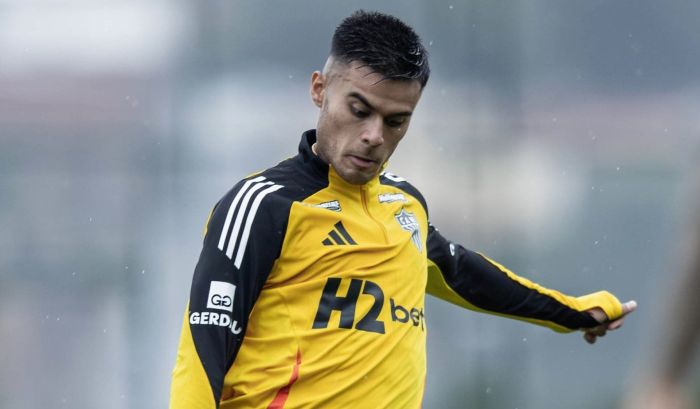 Fausto Vera durante treino na Cidade do Galo