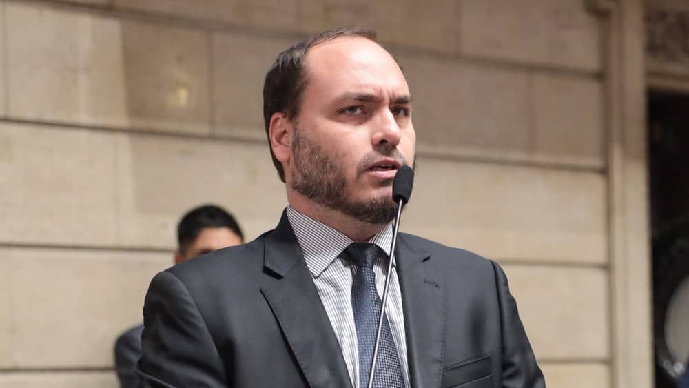 STF nega recurso e Carlos Bolsonaro deve ser julgado por difamação contra PSOL