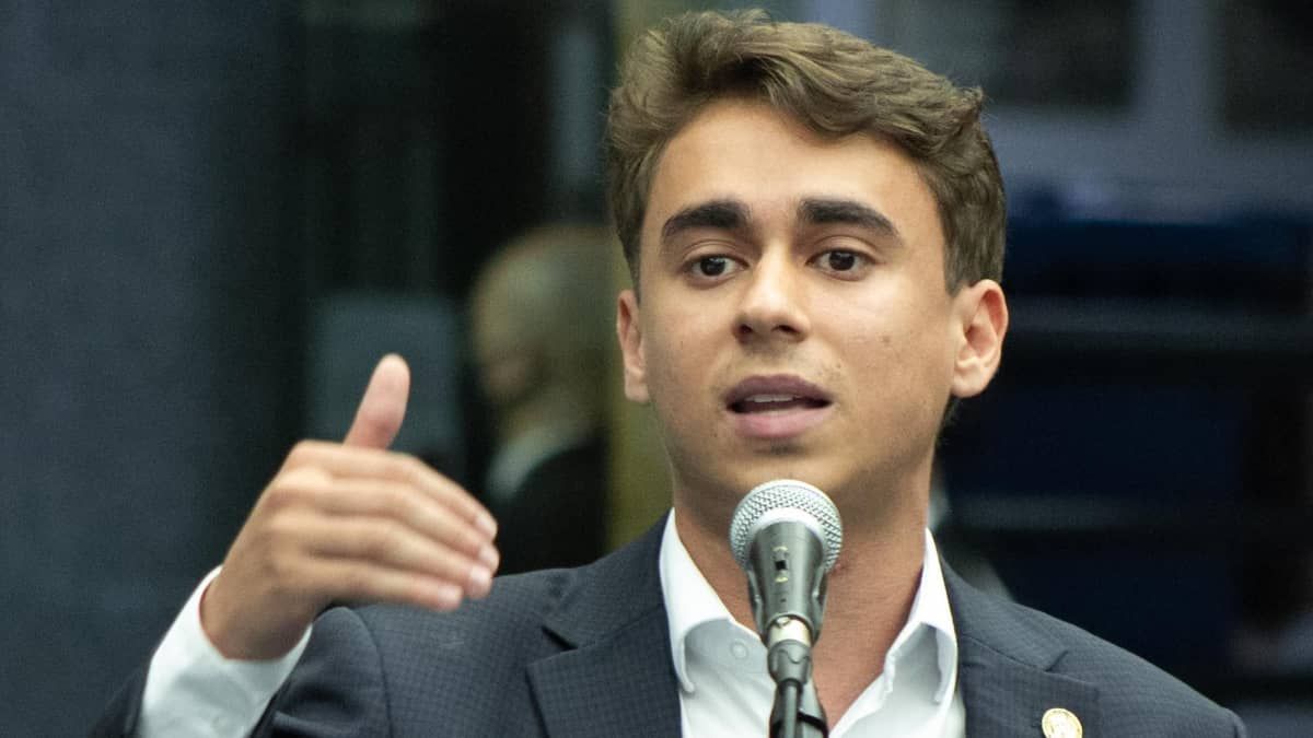 'Hoje no Brasil é proibido discordar, eles precisam te calar', diz Nikolas após bloqueio nas redes 