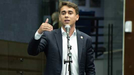 Vereador de BH e eleito deputado, Nikolas Ferreira apresentou notícia-crime contra Flávio Dino
