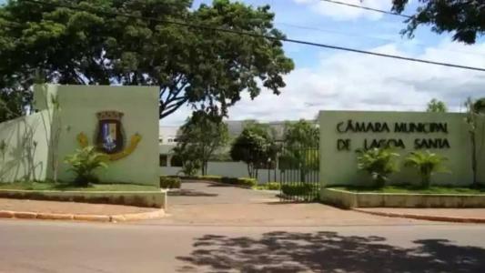 Vereador de Lagoa Santa é acusado de rachadinha e homofobia no gabinete