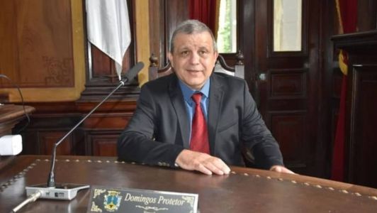 Vereador de Petrópolis (RJ) é denunciado por homofobia e coação de funcionários