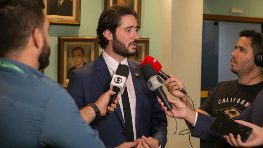 Vereador Gabriel Azevedo afirmou que prefeitura de BH demora para resolver questões do transporte coletivo
