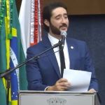 Gabriel Azevedo toma posse na presidência da Câmara Municipal de BH