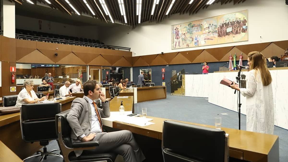 Projeto garante a instituições religiosas definição de uso de banheiro somente pelo sexo biológico