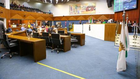 Vereadores aprovaram aumento de 10,57% no salário dos servidores da Câmara de BH