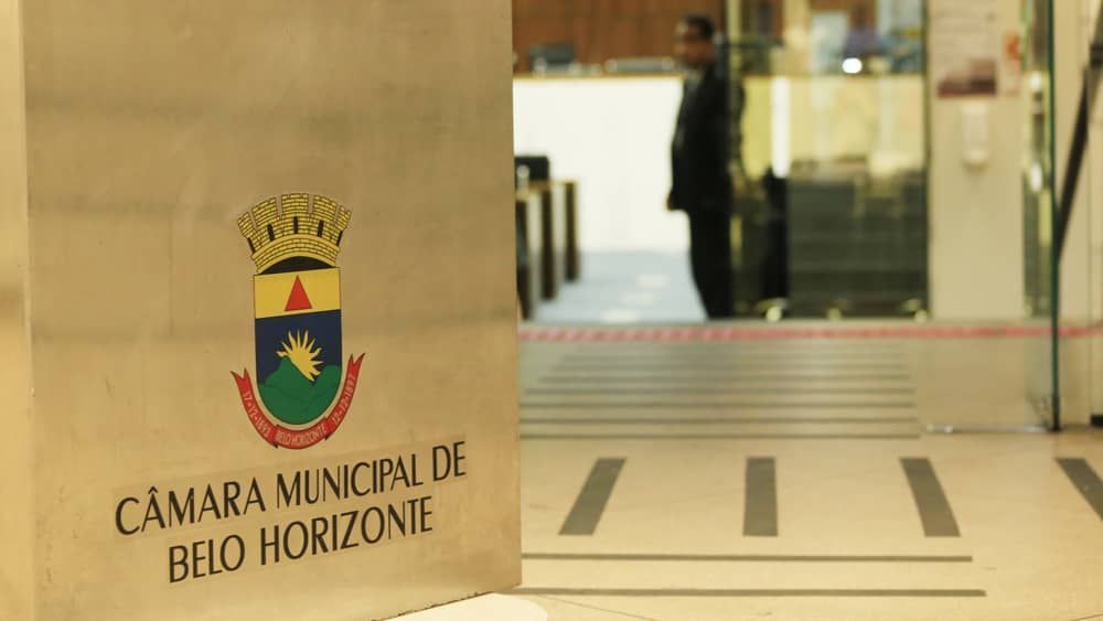 Câmara de BH aprova reserva de 20% para negros em concursos do Legislativo