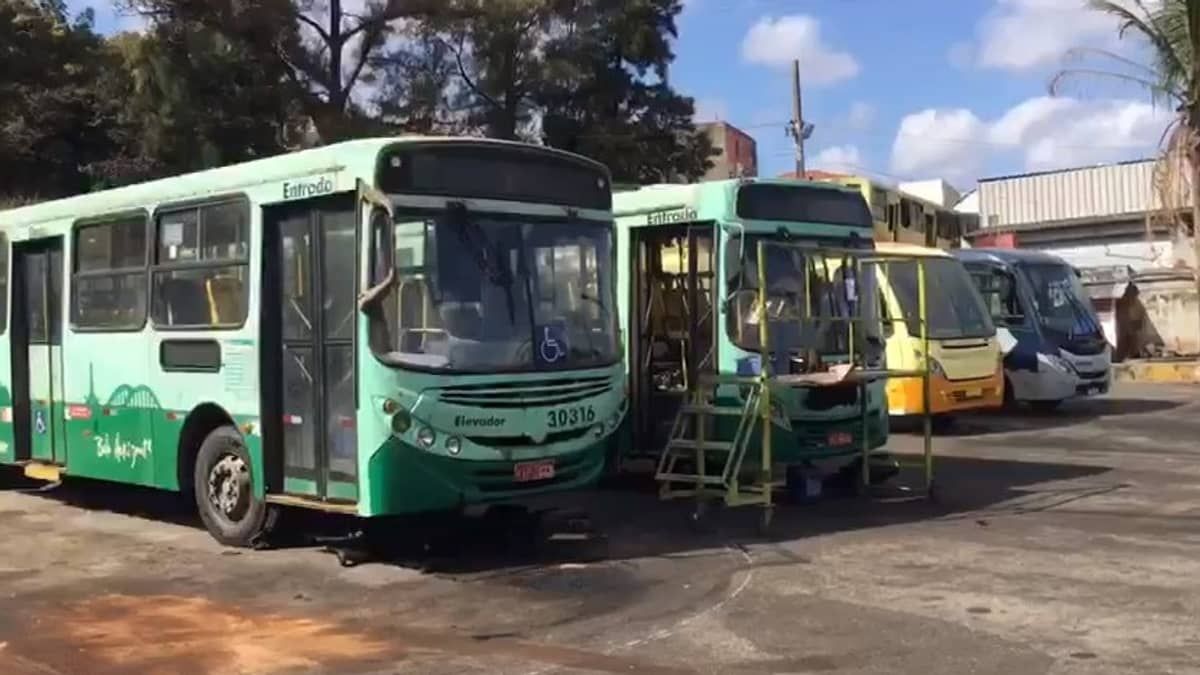 CPI dos Ônibus: vereadores fiscalizam garagem da empresa Transoeste no Barreiro
