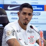 Veríssimo chega ao Corinthians e prega cautela com estreia