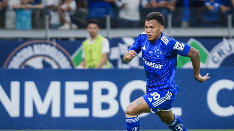 Santos encaminha empréstimo de atacante ex-Cruzeiro para temporada 2025