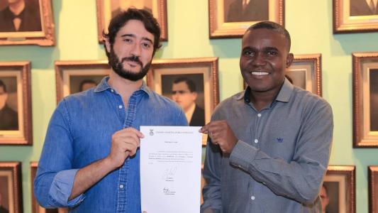 Versões diferentes: Crispim diz que arquivamento foi fraudado por assessor de Gabriel, e presidente da Câmara alega que vereador foi coagido pela prefeitura