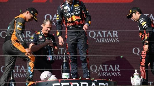 Verstappen deve esperar 6 meses por novo troféu do GP da Hungria após Norris quebrar original