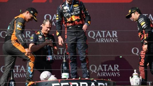 Verstappen deve esperar 6 meses por novo troféu do GP da Hungria após Norris quebrar original