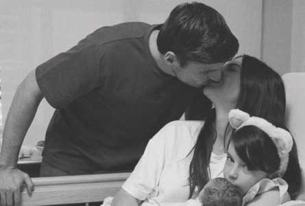 Foto de Max Verstappen com Kelly Piquet, Penelope Pique e Lily Piquet
