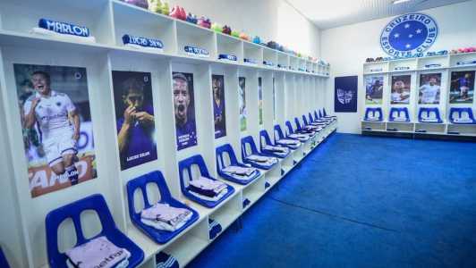 Vestiário do Cruzeiro no Durival Britto foi todo estilizado antes do jogo contra o Coritiba