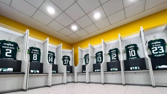 Vestiário do Palmeiras antes do jogo contra o Boca Juniors, em La Bombonera