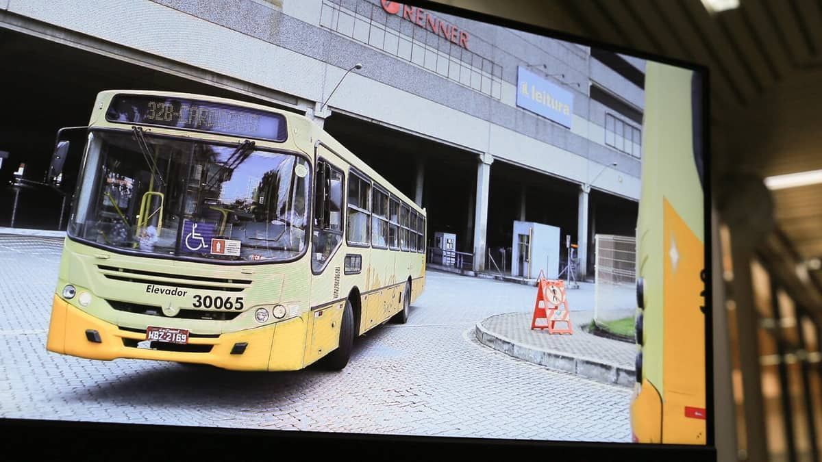 Fuad veta projeto que obriga prefeitura a informar aumento da passagem de ônibus com antecedência