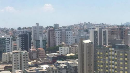 As altas temperaturas acontecem por causa de uma onda de calor que atinge grande parte do Brasil