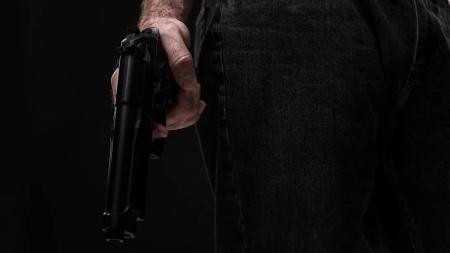 Criminosos fizeram compras e outras transações bancárias com os cartões e celular da vítima