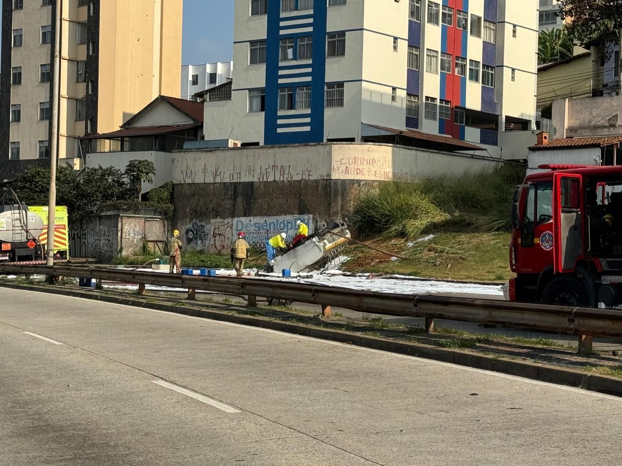 Trânsito na Via Expressa é liberado após quase 10 horas de bloqueio