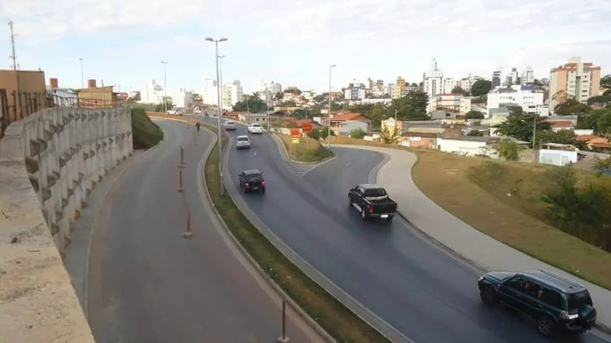 Depois de oito anos, a PBH conclui as obras e libera o trânsito na Via 710 