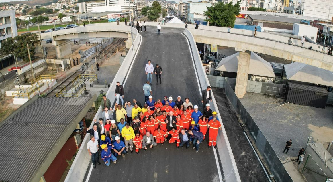 Lula encerra giro por Minas com inauguração de viaduto em Juiz de Fora