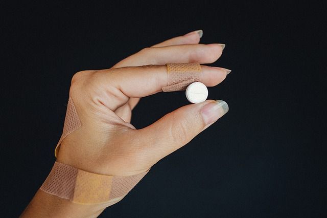 Mulheres podem tomar tadalafila e sildenafila? Médico sexólogo responde