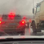 Rodovias MG-10 e Fernão Dias ficam completamente interditadas após acidentes e complicam trânsito