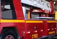 Incêndio em vegetação de lote vago mobiliza Bombeiros em Juiz de Fora