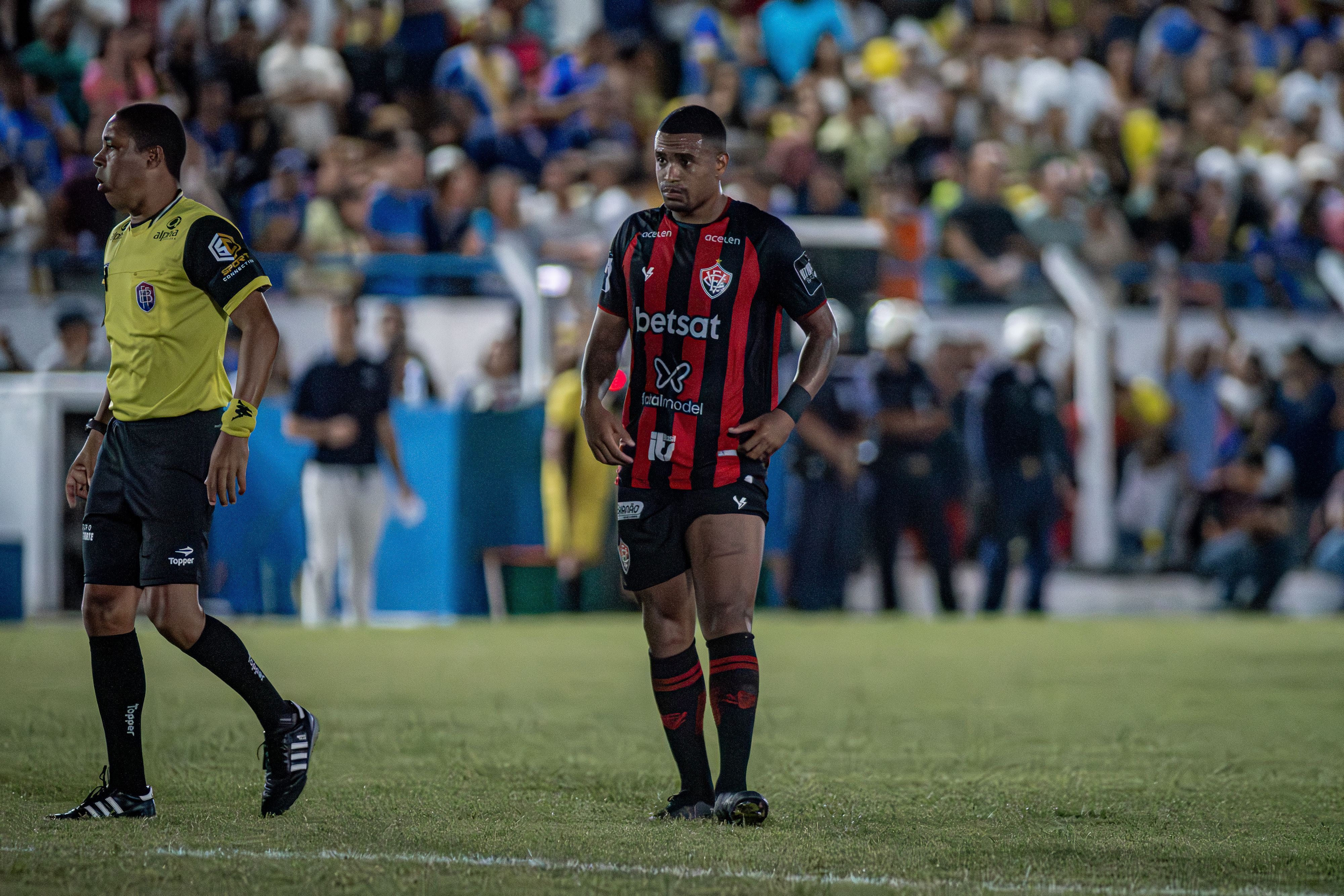 Técnico do Vitória defende ex-Atlético após pênalti perdido: 'Mérito do goleiro'