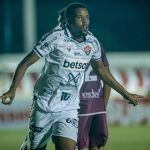 Com atuação discreta, Vitória bate Jacuipense na estreia do Campeonato Baiano