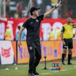 Condé aprova desempenho do Vitória, mas admite: 'Está longe do que eu quero'