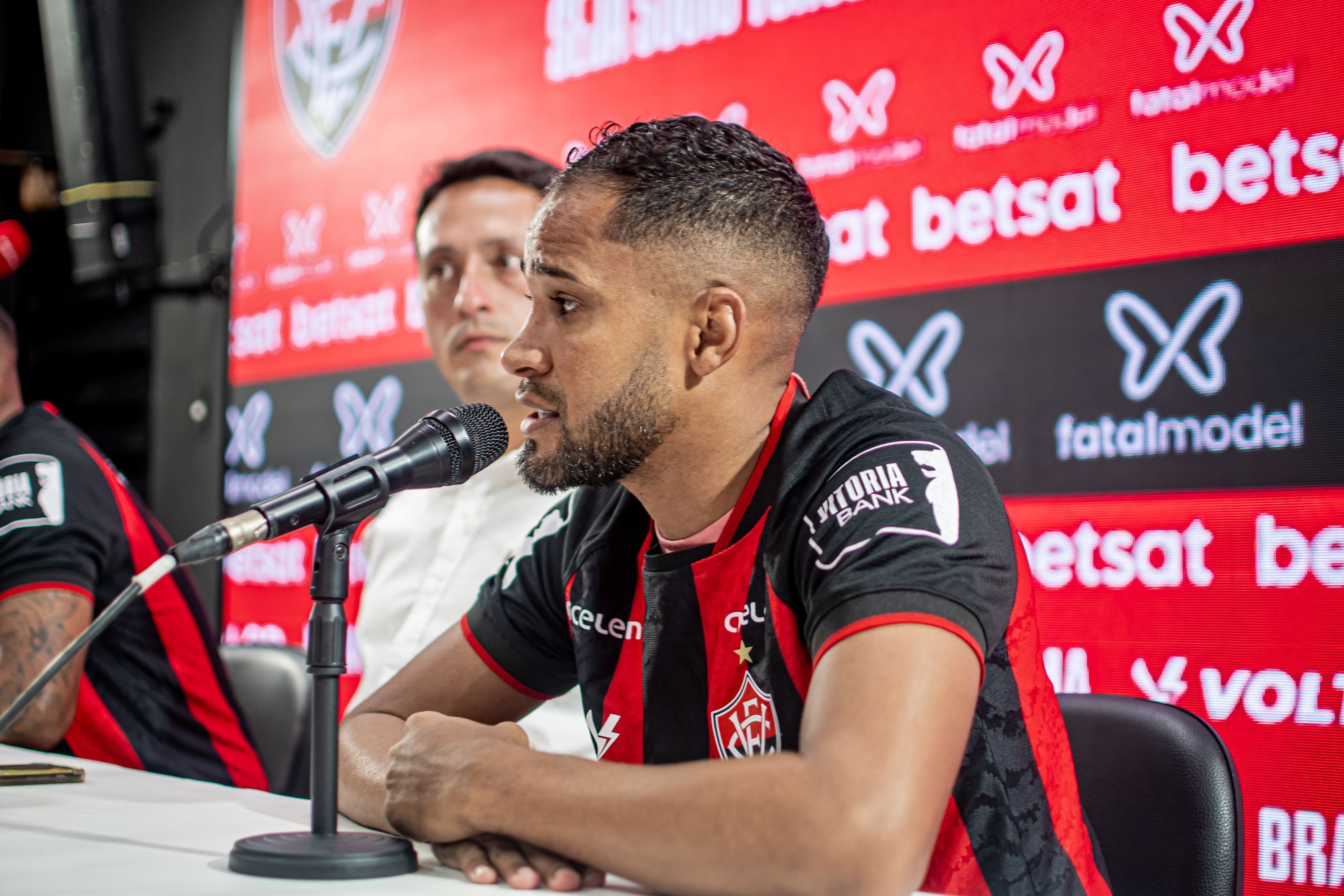 Everaldo faz mistério sobre saída do América: ‘Verdades ainda precisam ser ditas'