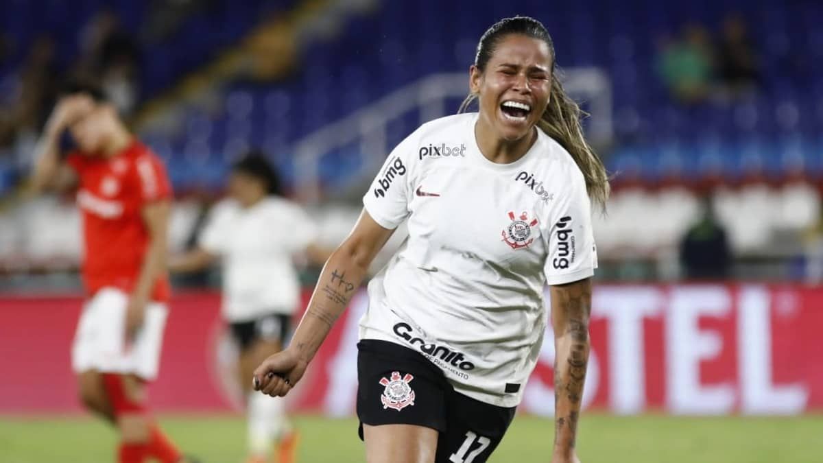 Corinthians bate Inter nos pênaltis e conquista vaga na final da Libertadores Feminina 