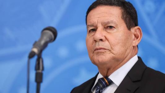 Vice de Bolsonaro, Mourão diz não acreditar que ex-presidente tentou plano golpista.