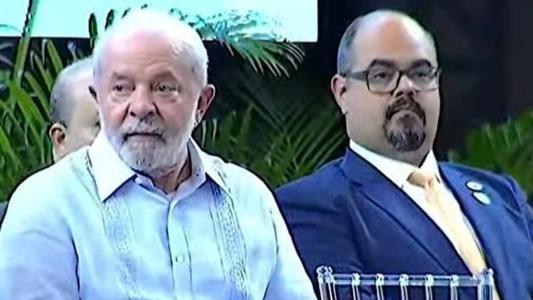 Vice-governador de Minas, Mateus Simões (Novo), acompanhou Lula em lançamento de programa do MEC