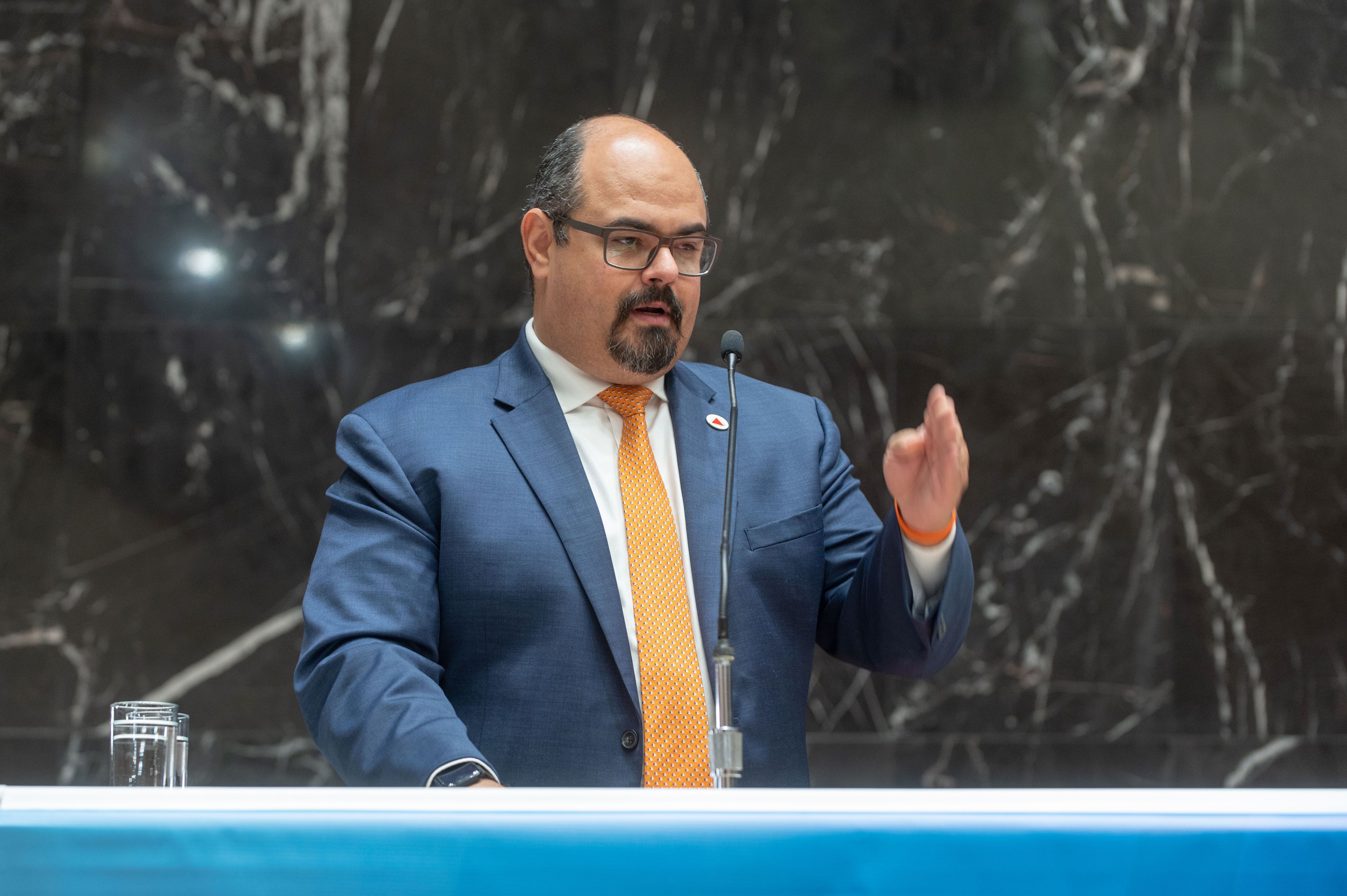 Salário de servidores pode atrasar dois meses se Minas voltar a pagar parcelas da dívida, diz vice de Zema