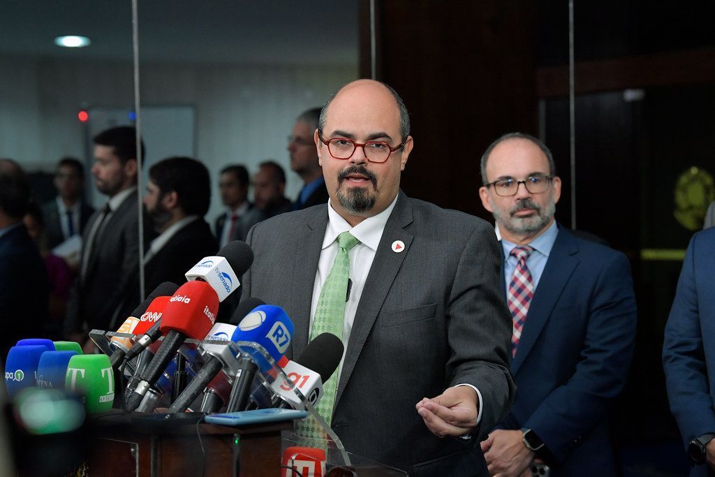 Zema garante apoio a Mateus Simões para disputa ao governo em 2026